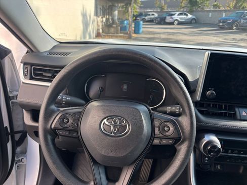 Used 2025 Toyota RAV4 LE image 34