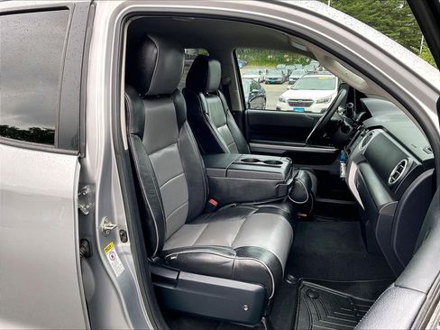 Used 2017 Toyota Tundra SR5 AWD/4WD image 11