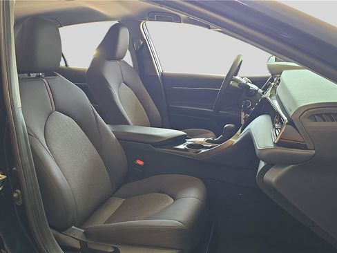 Used 2020 Toyota Camry LE FWD image 15