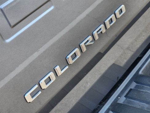 Used 2022 Chevrolet Colorado LT w/ Fleet Safety Package image 18