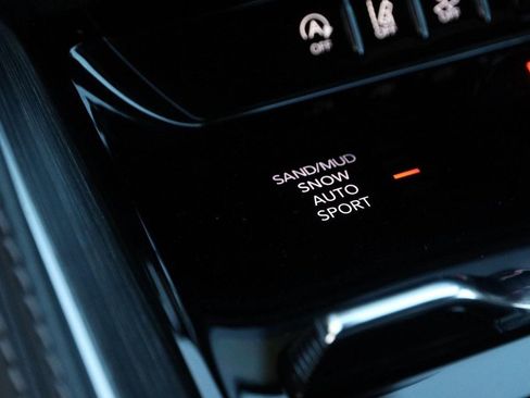 Used 2023 Jeep Wagoneer Series II w/ Flexible Seating Group image 22