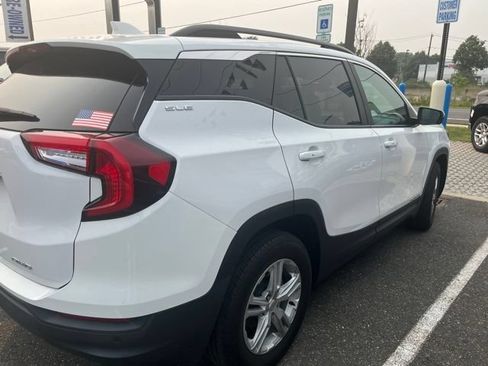 Used 2023 GMC Terrain SLE w/ Driver Convenience Package AWD/4WD image 2