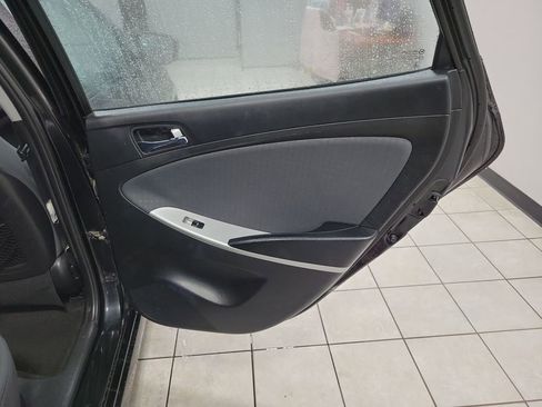 Used 2013 Hyundai Accent SE image 20