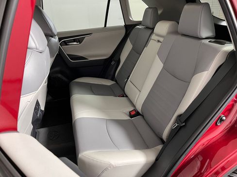 Used 2022 Toyota RAV4 Limited image 13