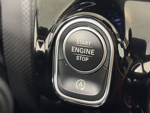 Used 2025 Mercedes-Benz CLA 250 4MATIC image 24