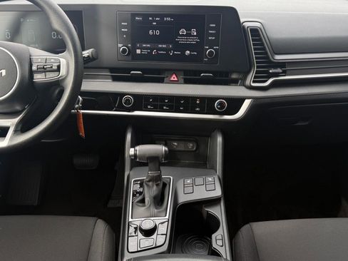 Certified 2025 Kia Sportage LX image 32