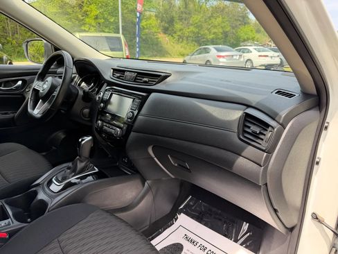 Used 2018 Nissan Rogue SV AWD/4WD image 15