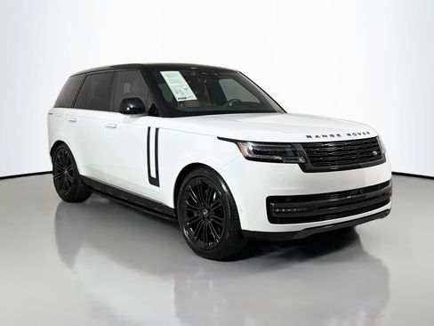 Used 2025 Land Rover Range Rover SE AWD/4WD image 3