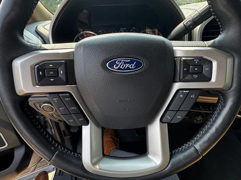 Used 2022 Ford F250 Lariat w/ Lariat Ultimate Package AWD/4WD image 8