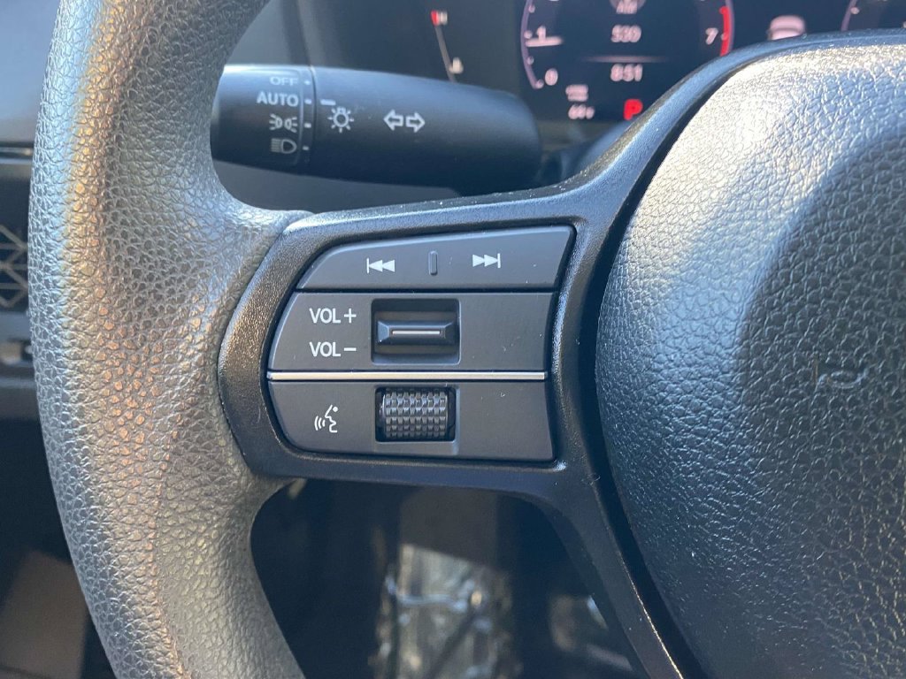 Certified 2025 Honda Accord SE image 19