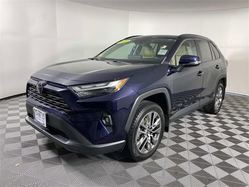 Used 2023 Toyota RAV4 XLE Premium image 4