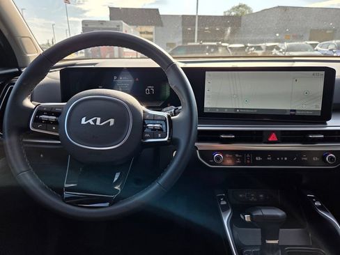 Used 2025 Kia Sorento S AWD/4WD image 13