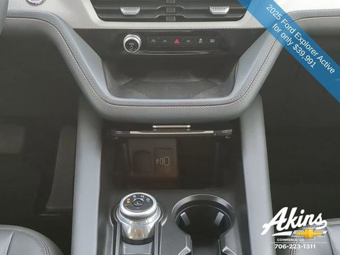 Used 2025 Ford Explorer Active w/ Active Comfort Package image 18