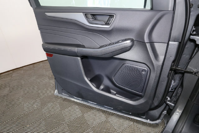 Used 2024 Ford Escape Active w/ Tech Pack #1 AWD/4WD image 38