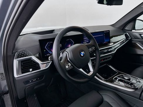 Used 2025 BMW X5 xDrive50e image 9