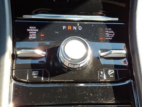 Used 2022 Jeep Grand Cherokee Overland w/ Luxury Tech Group IV image 22