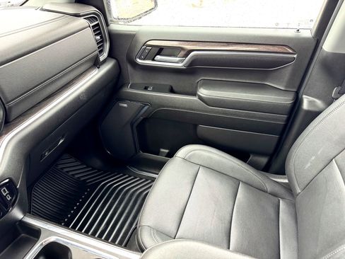 Used 2023 Chevrolet Silverado 1500 LTZ w/ LTZ Convenience Package II AWD/4WD image 28