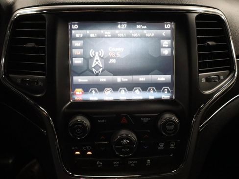 Used 2018 Jeep Grand Cherokee Limited AWD/4WD image 19