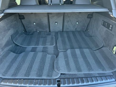 Used 2023 BMW iX xDrive50 w/ Premium Package image 16