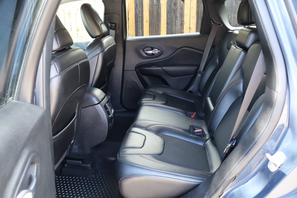 Used 2019 Jeep Cherokee Trailhawk w/ Comfort/Convenience Group AWD/4WD image 20