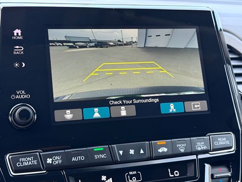 Used 2023 Honda Odyssey Touring image 14
