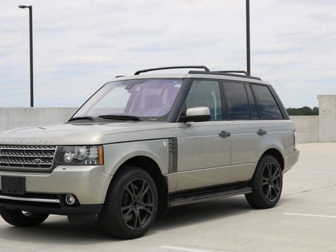 Used 2010 Land Rover Range Rover Supercharged AWD/4WD image 2