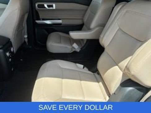 Used 2022 Ford Explorer XLT w/ Equipment Group 202A RWD image 13