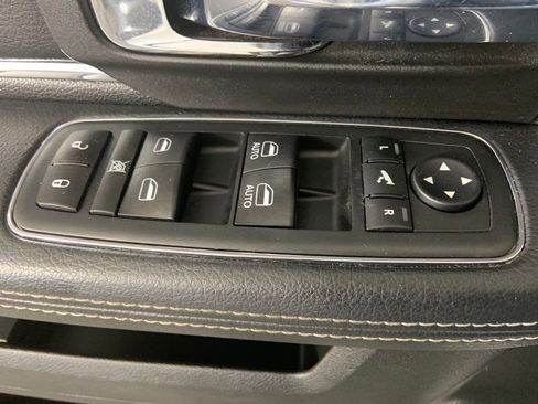 Used 2019 RAM 1500 Laramie AWD/4WD image 23