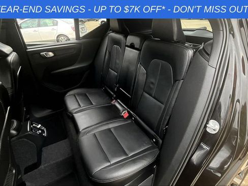 Used 2025 Volvo XC40 B5 Core w/ Protection Package Premier image 22