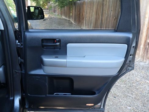 Used 2012 Toyota Sequoia SR5 w/ Premium Pkg AWD/4WD image 27
