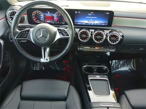 Used 2025 Mercedes-Benz CLA 250 image 13