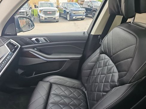 Used 2024 BMW X7 xDrive40i image 25
