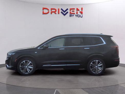 Used 2021 Cadillac XT6 Premium Luxury image 2