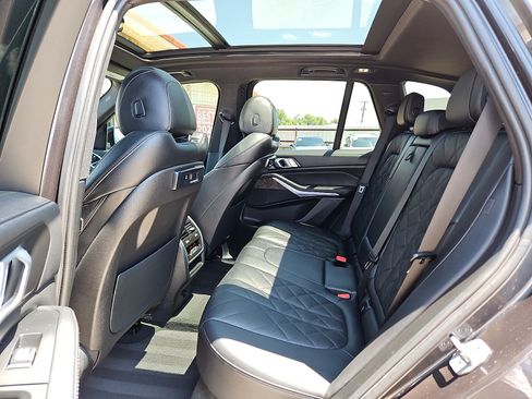 Used 2023 BMW X5 xDrive40i w/ Premium Package AWD/4WD image 10