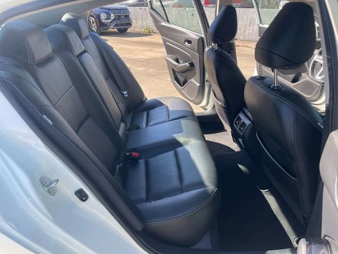 Used 2020 Nissan Altima 2.0 Platinum FWD image 26