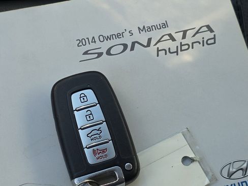 Used 2014 Hyundai Sonata Limited w/ Panoramic Sunroof Package 02 FWD image 28