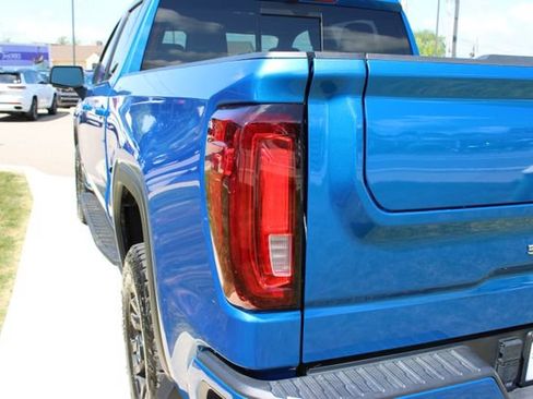 Used 2024 GMC Sierra 1500 AT4 w/ Technology Package AWD/4WD image 40