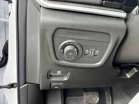 New 2026 Jeep Grand Cherokee Limited w/ Limited Altitude Package AWD/4WD image 24