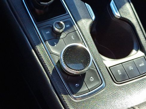 Used 2023 Cadillac XT4 Premium Luxury image 15