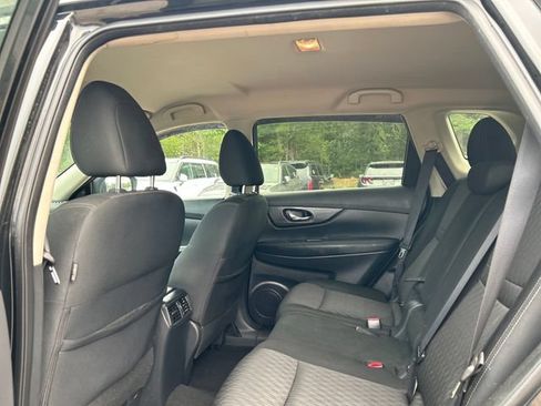 Used 2019 Nissan Rogue SV AWD/4WD image 19