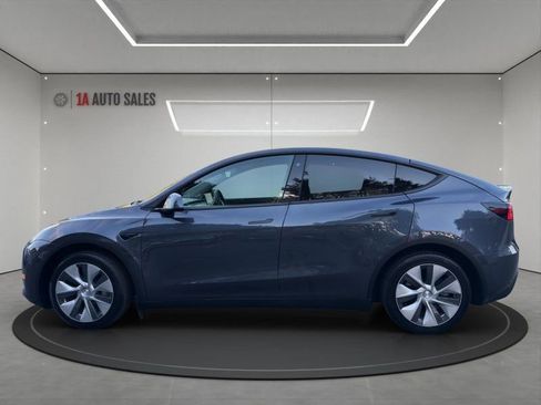 Used 2022 Tesla Model Y Long Range image 2