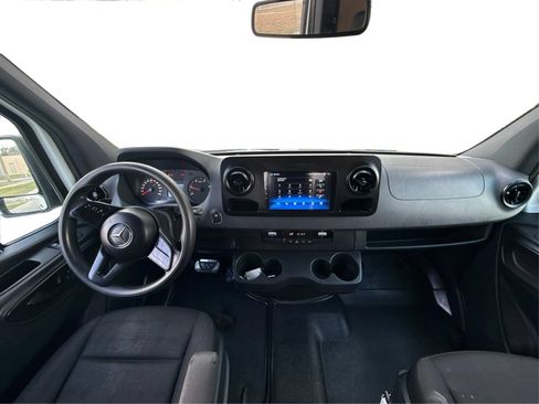 Used 2019 Mercedes-Benz Sprinter 170 Cargo image 18