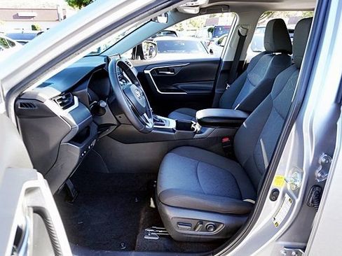 Used 2022 Toyota RAV4 XLE w/ Convenience Package FWD image 14