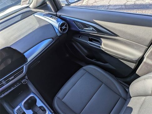 Used 2025 Chevrolet Equinox EV LT w/ Convenience Package image 15