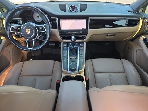 Used 2021 Porsche Macan S image 12