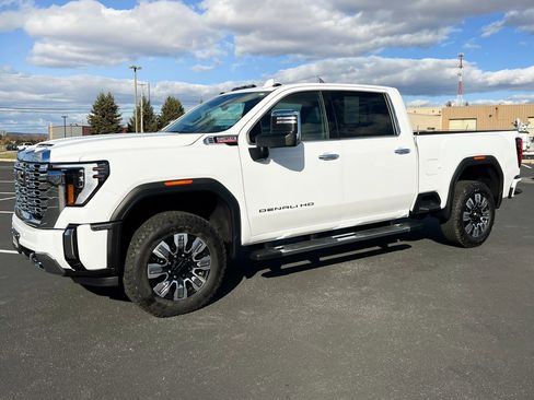 Used 2025 GMC Sierra 2500 Denali image 13