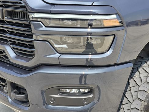 Used 2025 RAM 2500 Laramie AWD/4WD image 10