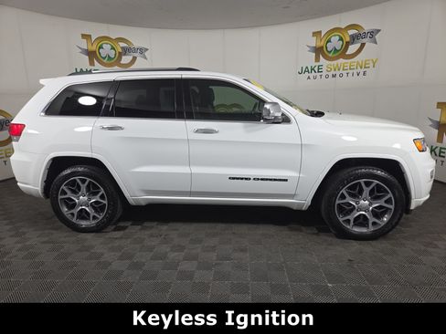 Used 2019 Jeep Grand Cherokee Overland AWD/4WD image 11
