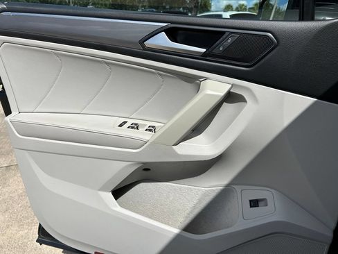 Certified 2022 Volkswagen Tiguan SE R-Line FWD image 14