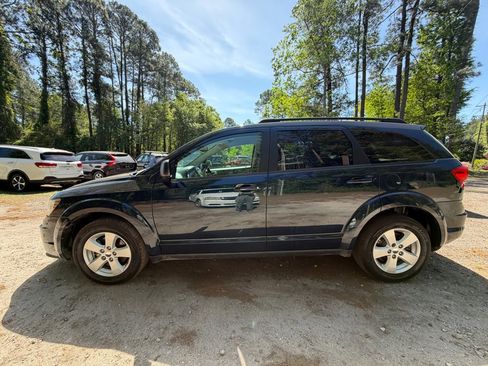 Used 2013 Dodge Journey SE image 4